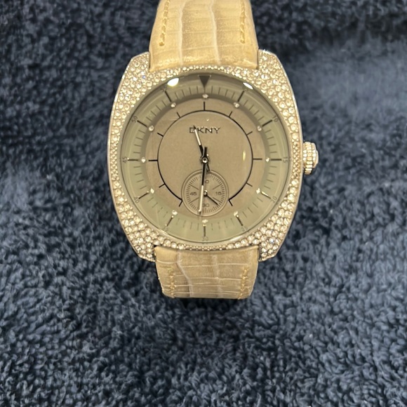 DKNY stainless steel Swarovski crystal leather grey watch - Picture 1 of 4